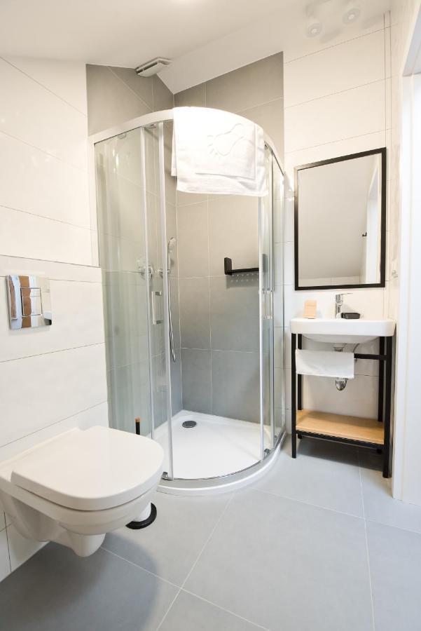 Salon Win Wine Bar & Bed & Breakfast