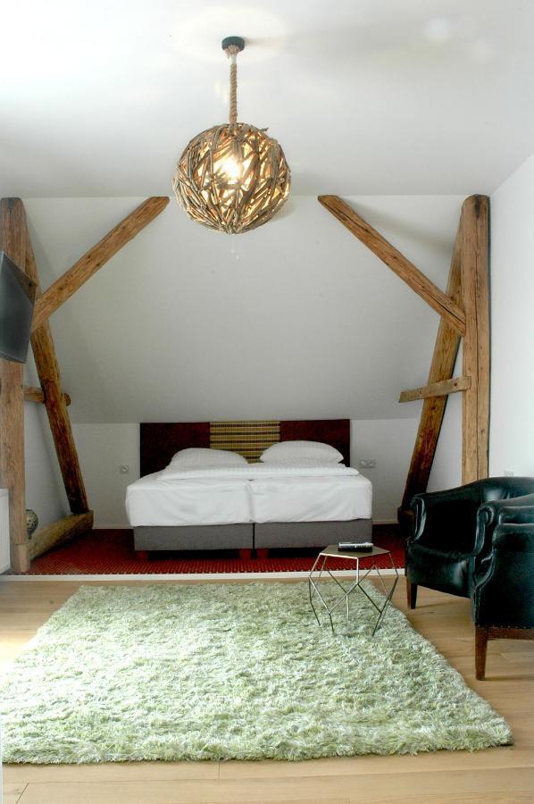 Salon Win Wine Bar & Bed & Breakfast