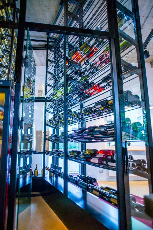Salon Win Wine Bar & Bed & Breakfast